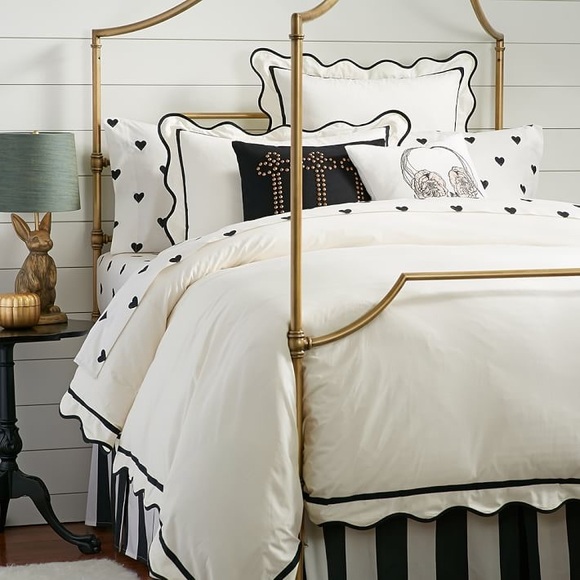 Emily And Meritt Bedding